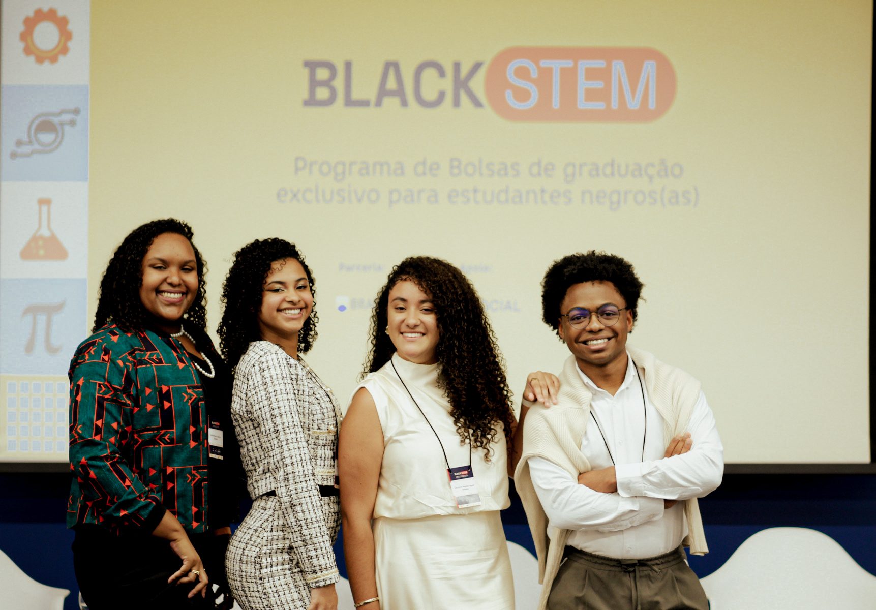 Primeiros estudantes selecionados pelo programa Black STEM para bolsas de estudo no exterior são apresentados em evento na B3 Social